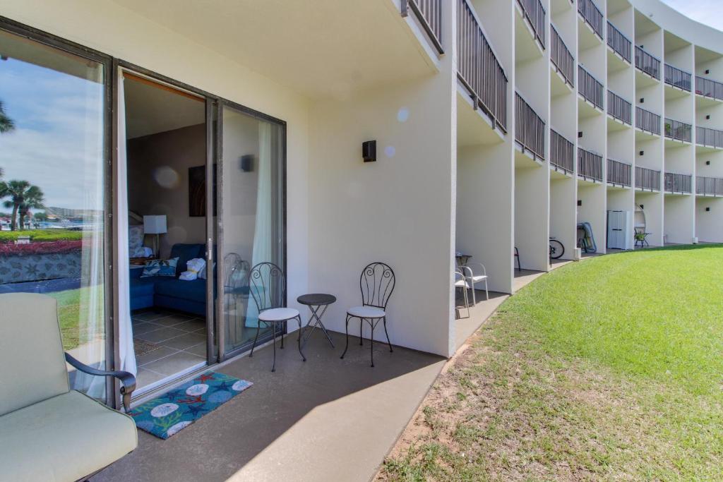 Pirates' Bay Marina II Fort Walton Beach book your hotel with