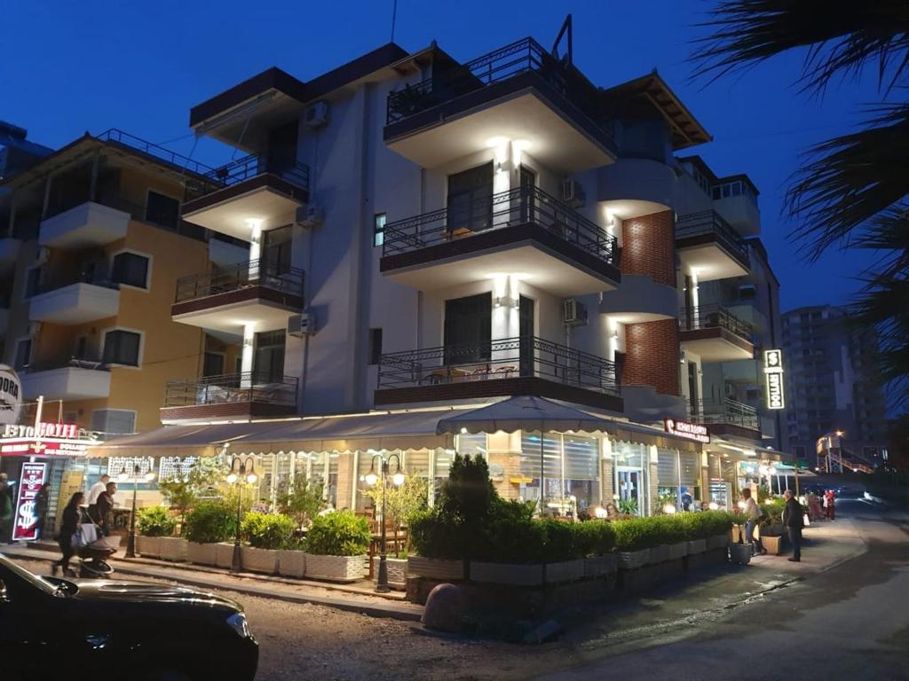 Hotel Dollari — Hotel in Golem