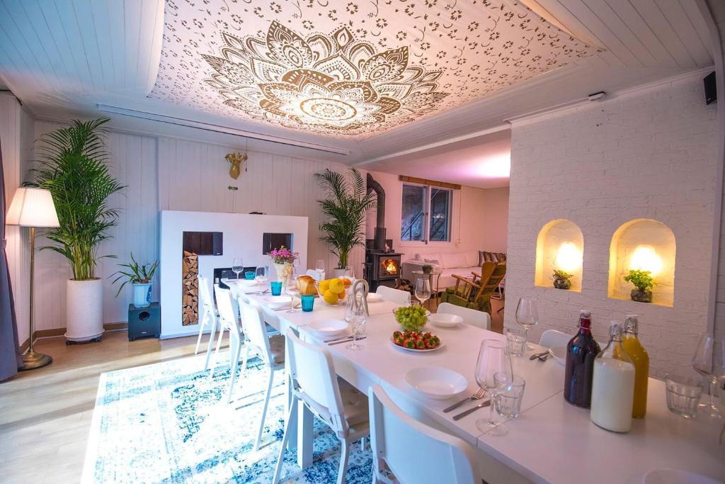 Luxury Holidays Include Van Catering Concierge Apartment In Luxury Holidays Include Van Catering Concierge
