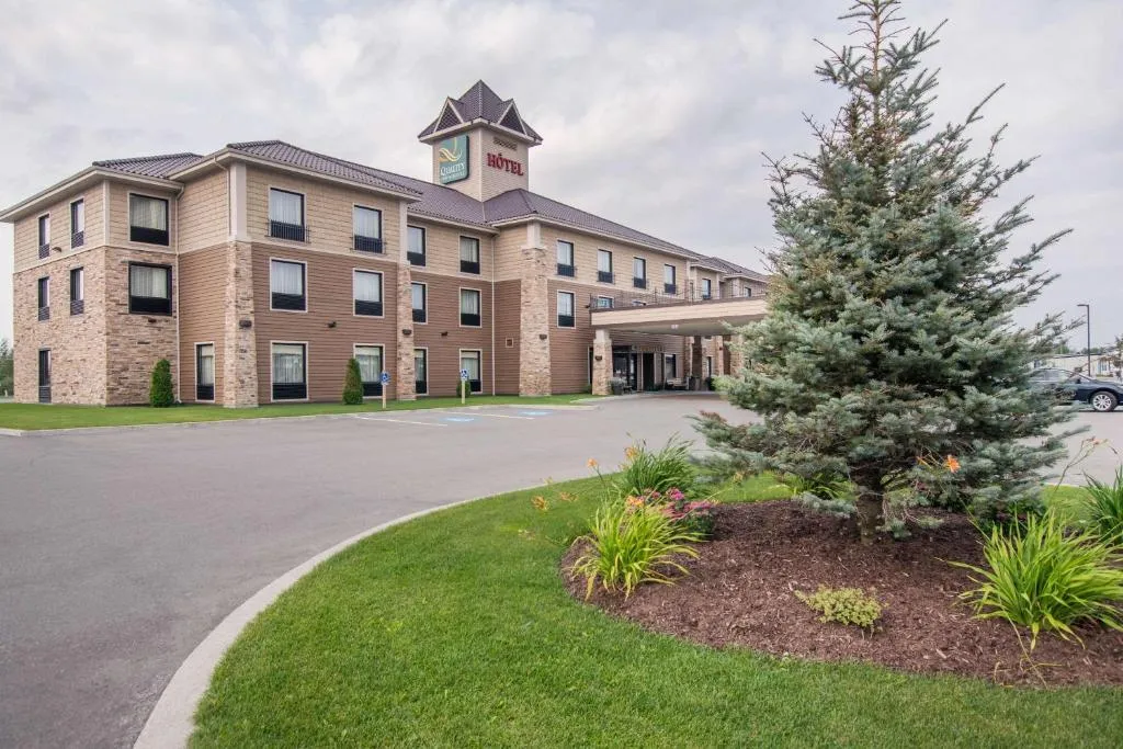 Quality Inn & Suites, hotel in Val-dʼOr