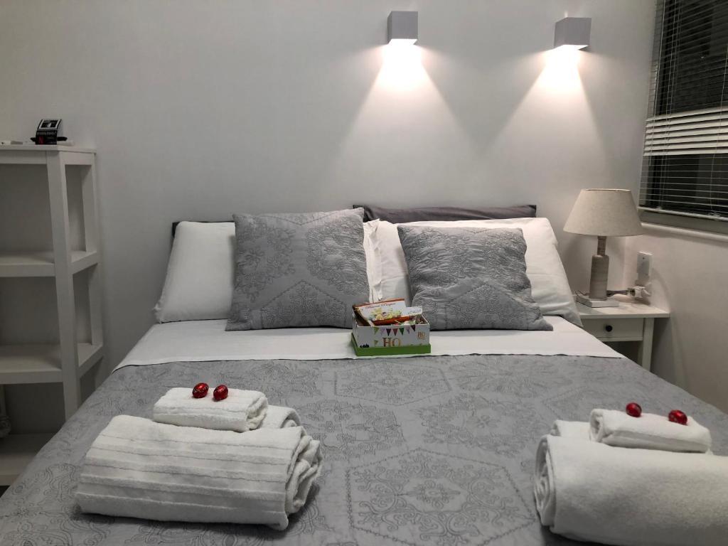 White Room photo