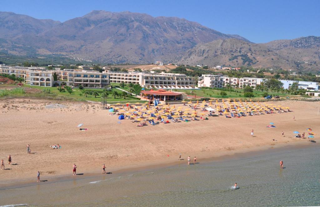 Vantaris Palace — Beach in Georgioupolis