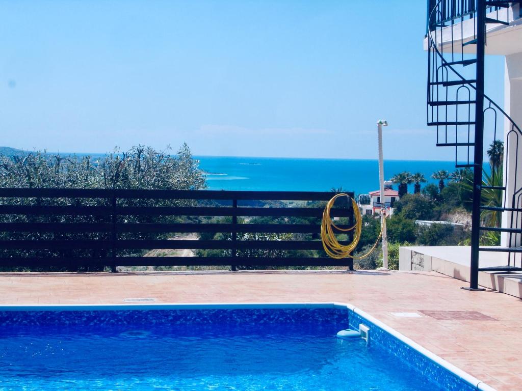 Serene Serenity, Pafos