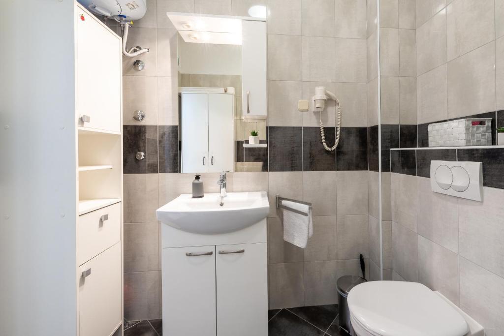 Studio Apartment & Room TEN - Free parking photo