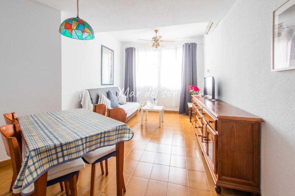 Mar del Sur Apartamentos- Piscina y Playa - PARKING GRATIS - EXCELENTE CONEXION WIFI photo