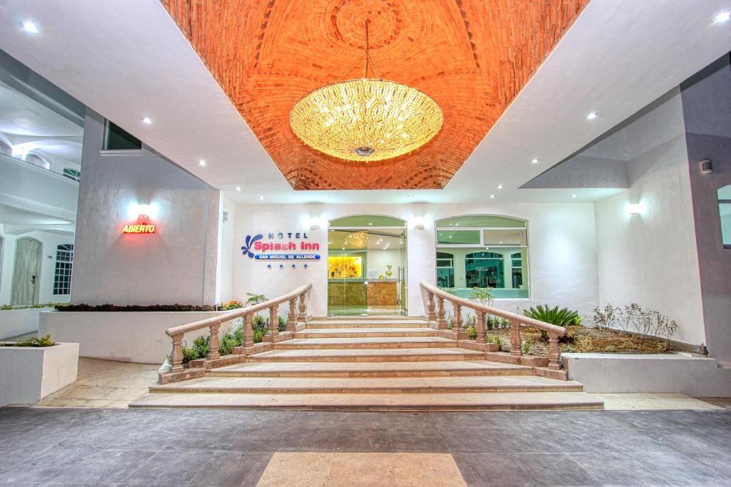 Hotel Splash Inn photo