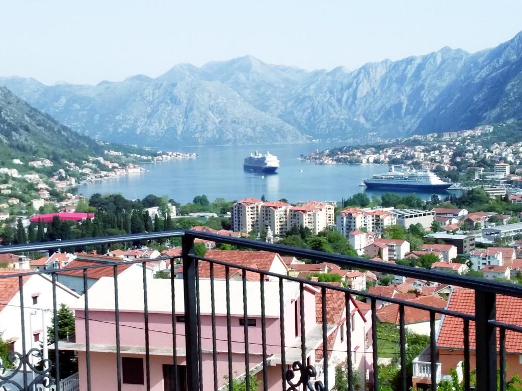 Apartments Marko Maros — Hotel in Kotor