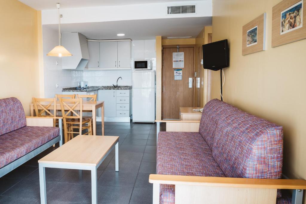 Apartamentos Turisticos Terralta — Hotel rooms in Benidorm, Valencian Community