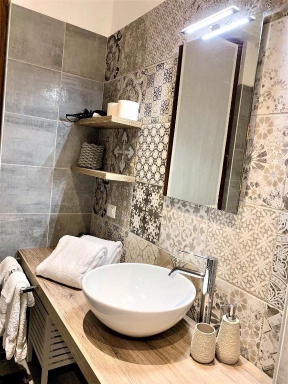 NEW! Lake Como Beach Resort Apartment - Como photo