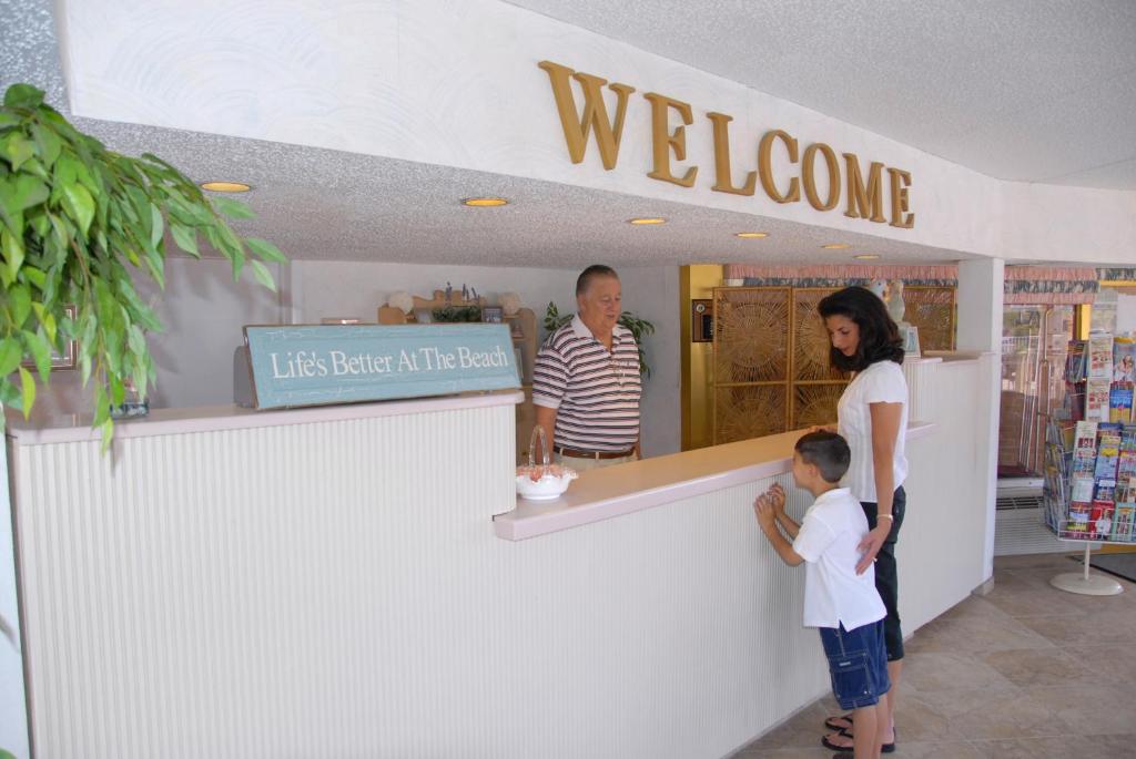 Bristol Plaza Motel photo