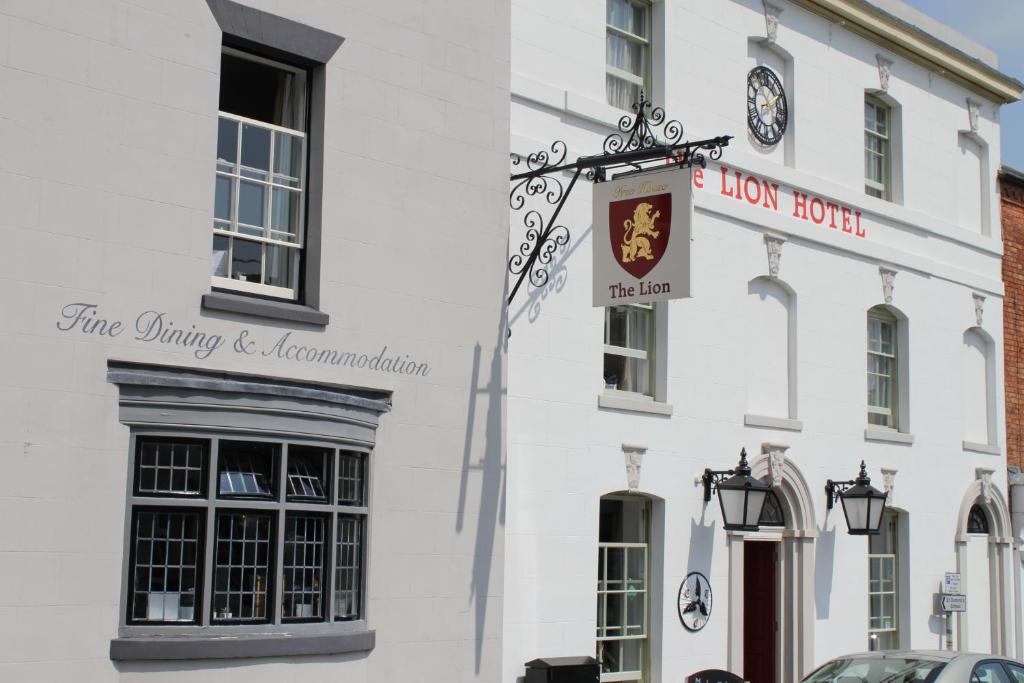 The Lion Hotel エントランス