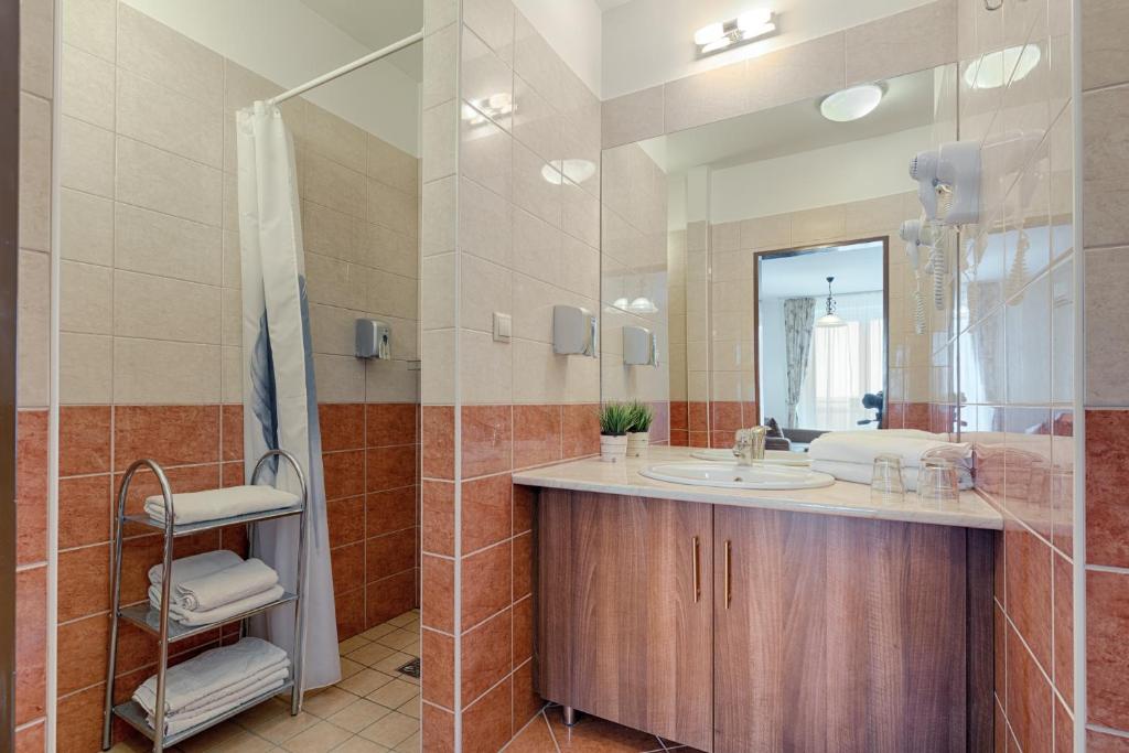 Bathroom, Fortuna 7 Apartments in Hévíz