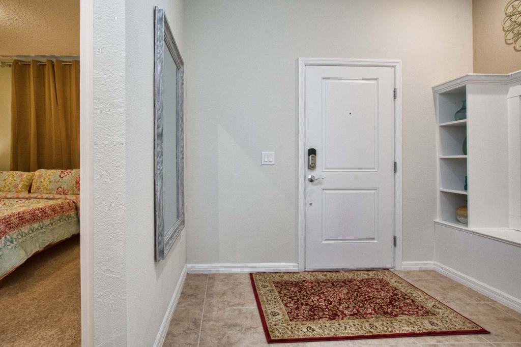 Solterra - 5 Bedrooms Townhome w/Spashpool-7041SR photo