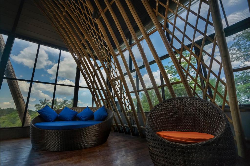 ETHES Coworking &#8211; Coliving &#038; Lounge