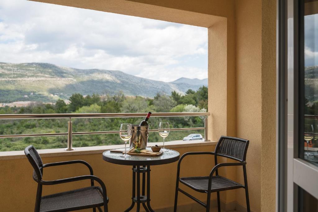 Balcony/terrace, Sky Apartments & Rooms in Mocici
