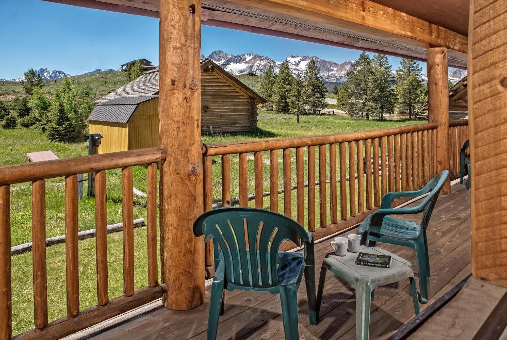Stanley High Country Inn photo