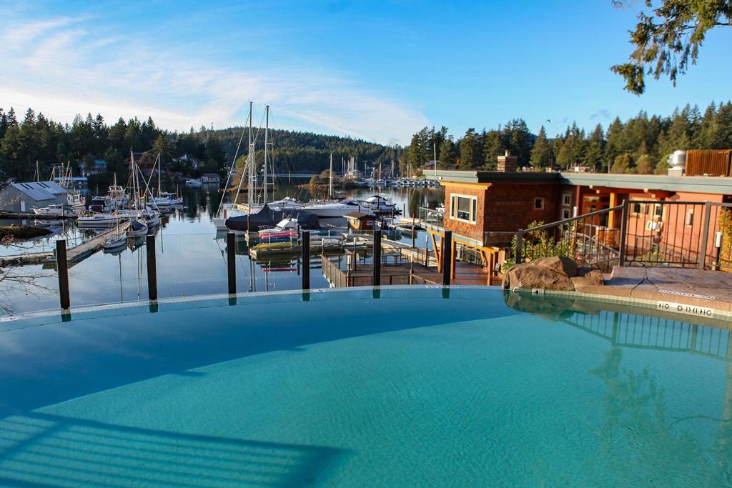 Painted Boat Resort Spa and Marina photo