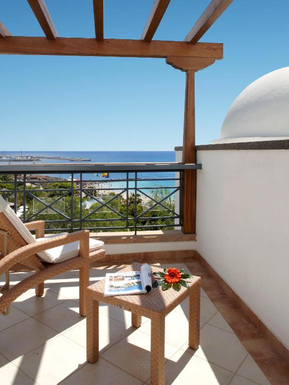 Princesa Yaiza Suite Hotel Resort — Hotel rooms in Playa Blanca, Canary Islands