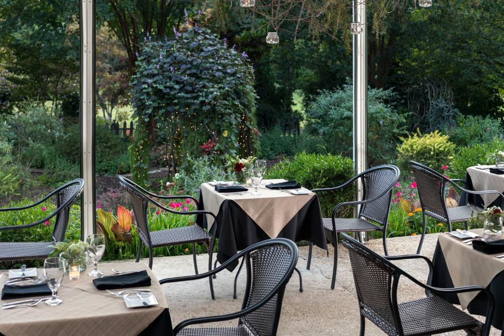 Glen-Ella Springs Inn photo