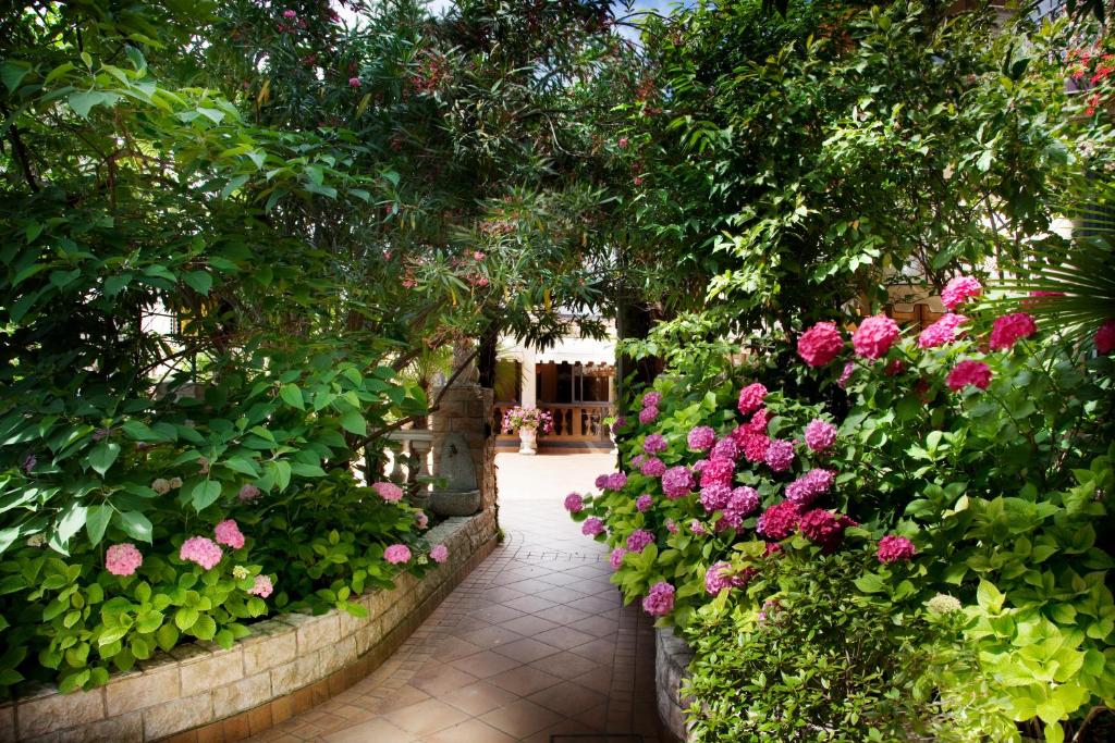 Park Hotel Ville Montefiori Spa & Centro Benessere — Gardone Riviera, Lombardy