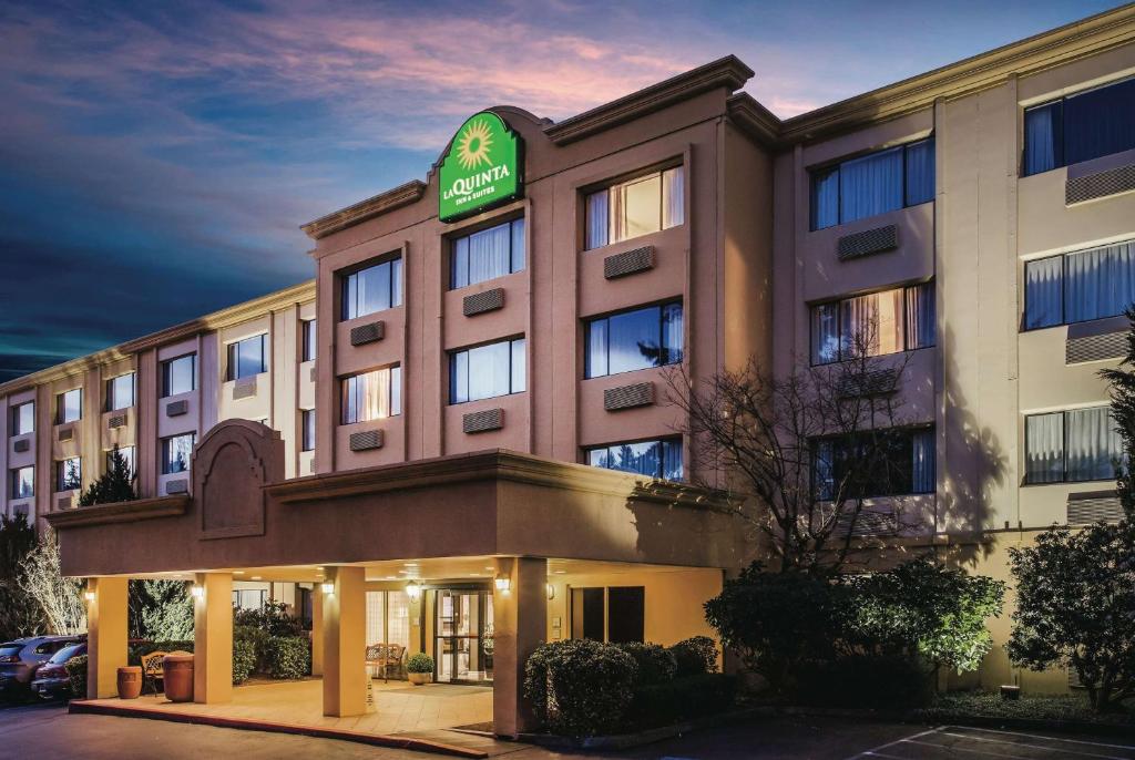 La Quinta by Wyndham Seattle Bellevue / Kirkland