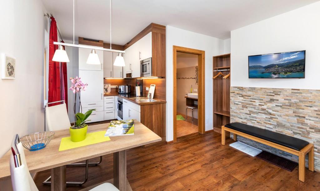 Appartement Pension Albert summercard and free parking included - 2