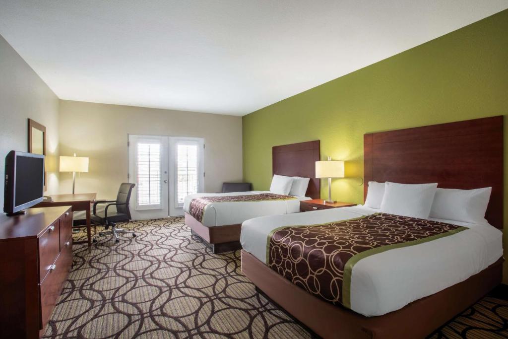 La Quinta Inn & Suites Prescott Convention Center Photo 7