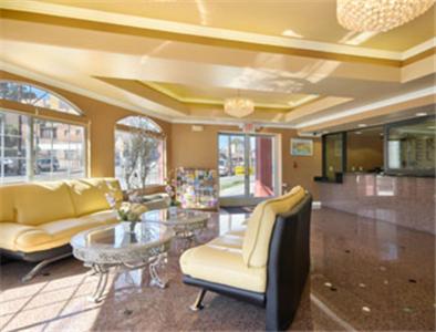 Lobby, Super 8 By Wyndham Los Angeles Downtown in Los Angeles (CA)