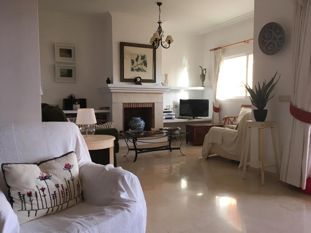 Estepona - Playa - Villa en urbanización de Park Beach con jardín PB20 - 3
