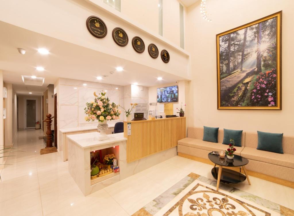 Silent Night Dem Lanh Hotel