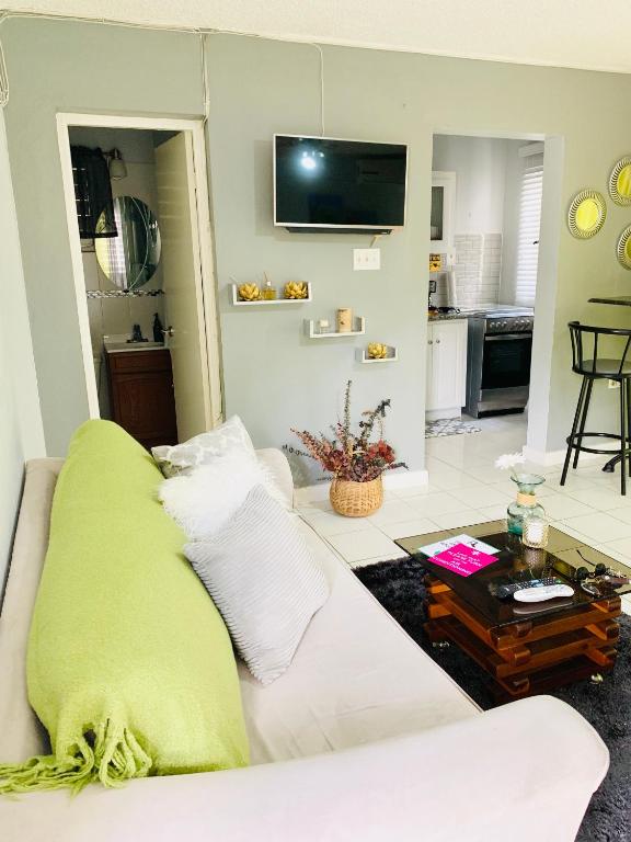 Apartments in Kingston, Jamaica price from 26, reviews of