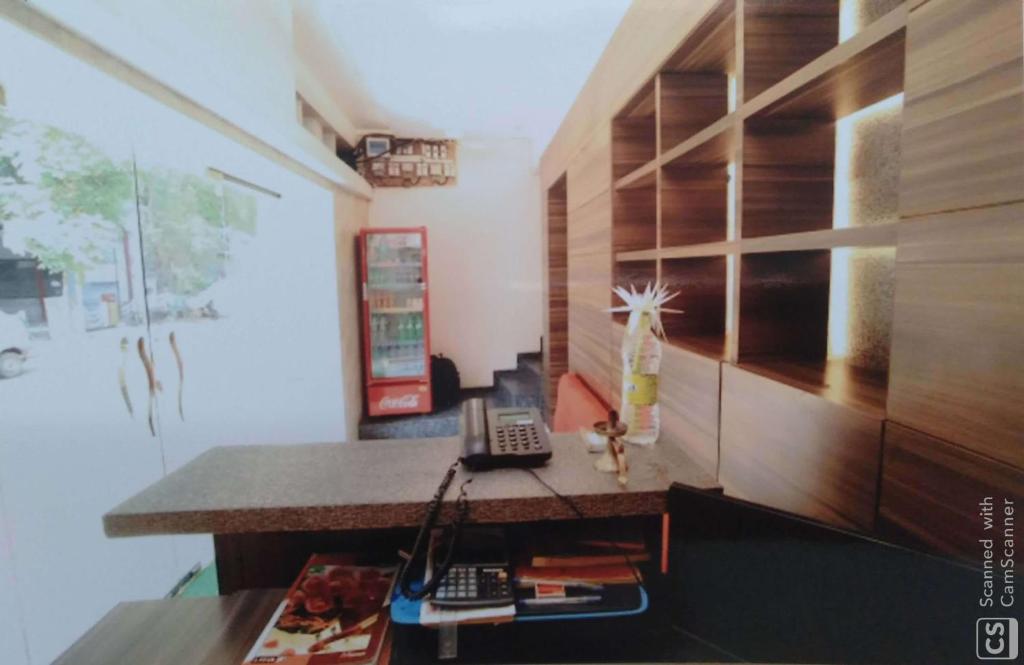 Rajhuns Deluxe Lodging photo