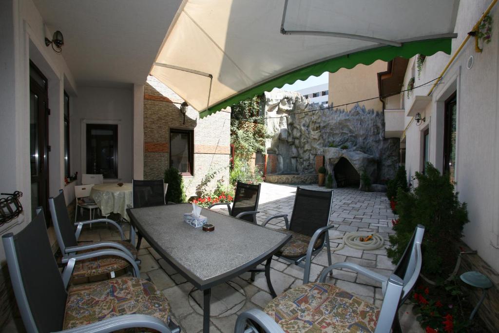 City Garden Rooms and Apartments photo