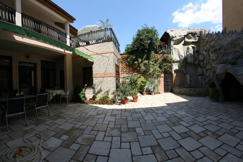 City Garden Rooms and Apartments photo