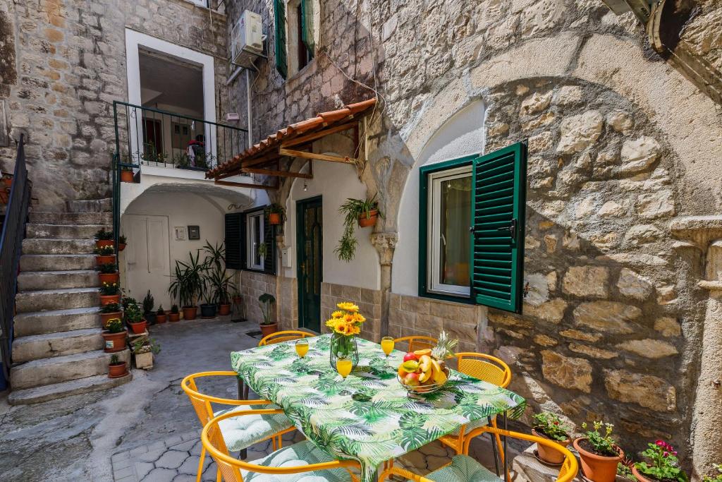 Town Square Cippico Apartment, Kaštela