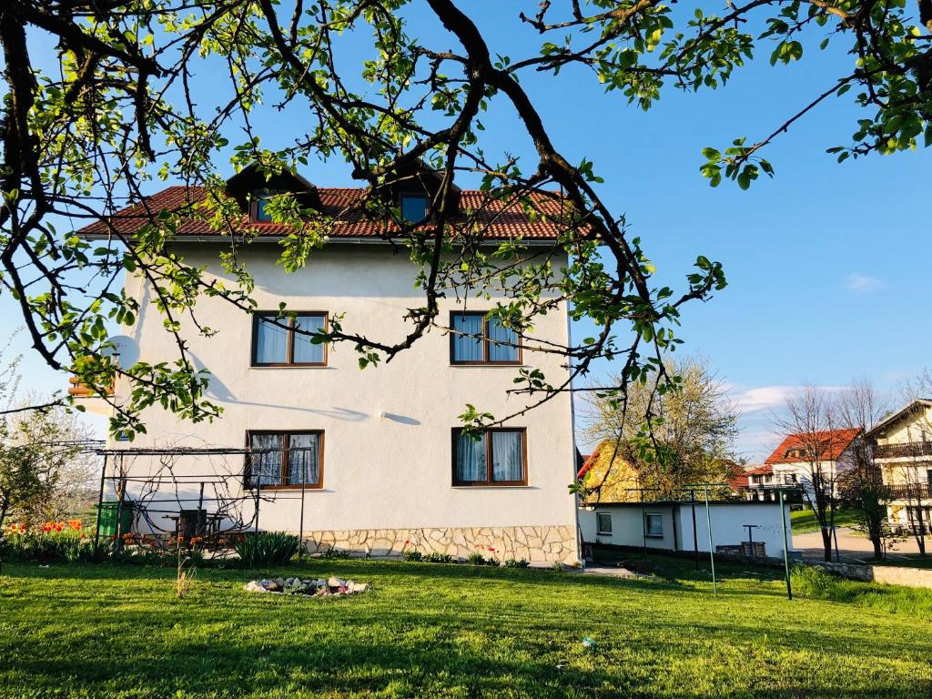 Guest House Klanfar 전경