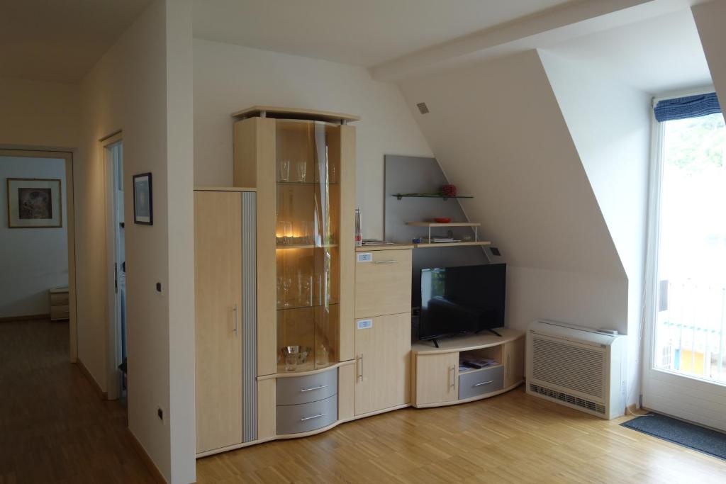 Hager Apartment 2 - 4