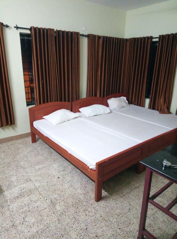 Page 2 Hotels With Family Rooms In Guruvayur India Reviews Prices Planet Of Hotels
