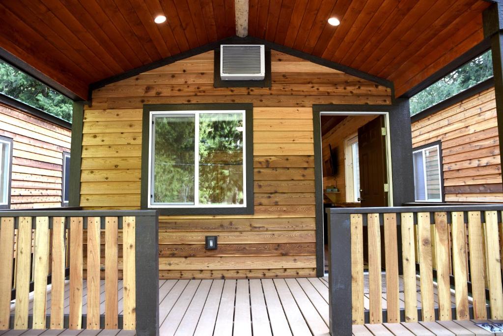 Gateway Inn & Cabins Photo 48