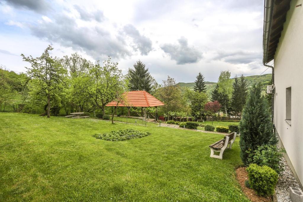 Sunnyside Villa photo
