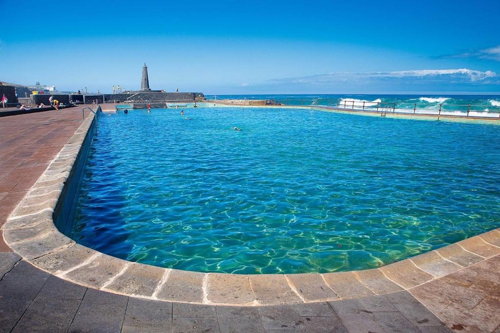 Hola ola Bajamar photo