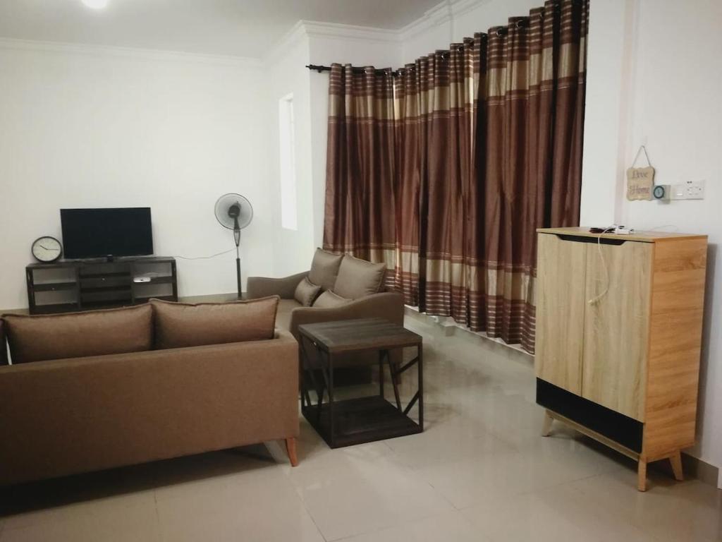 HomezStay Airport Miri photo