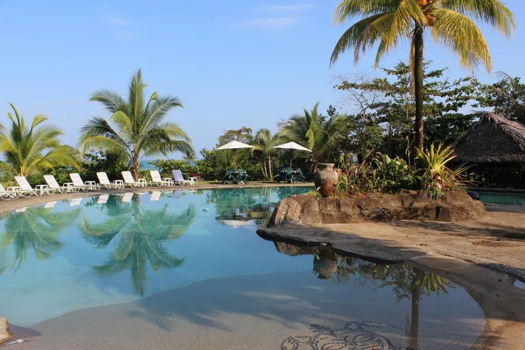 Popa Paradise Beach Resort, hotel in Buena Vista
