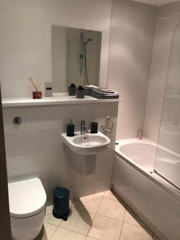 Quayside Apartment in Cardiff Bay photo
