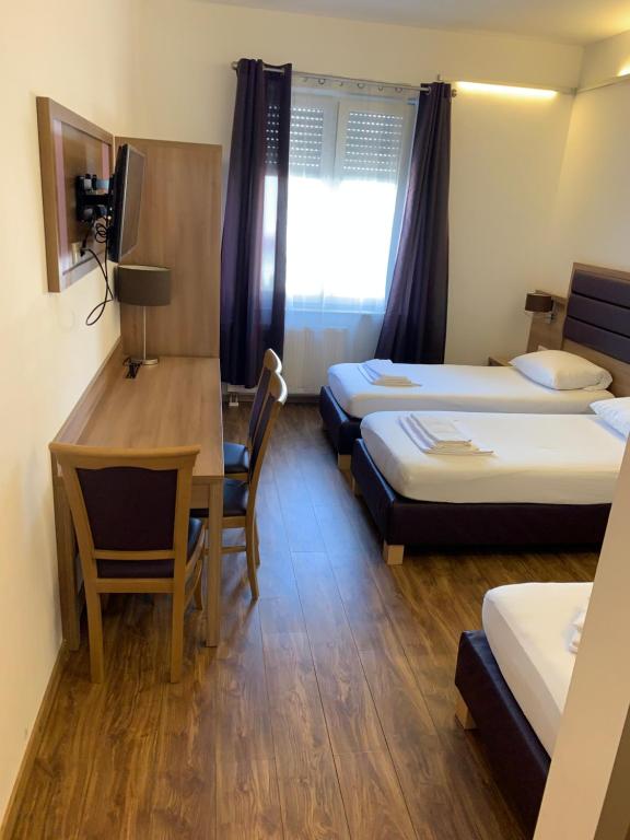 Slamba Hostel - 3