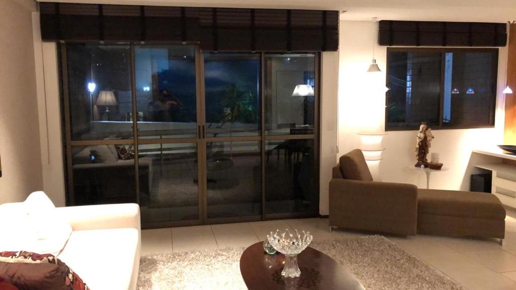 Apartamento com 3 Suites em Bairro nobre, proximo ao Centro de Eventos do Ceara photo