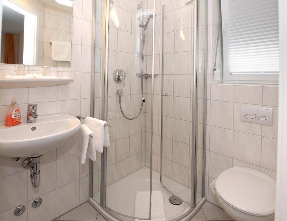 Hotel Gasthof Schutzen photo