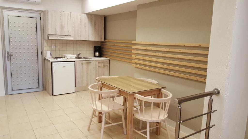 Blue Sky Hotel Apartments — Hotel rooms in Rethymnon