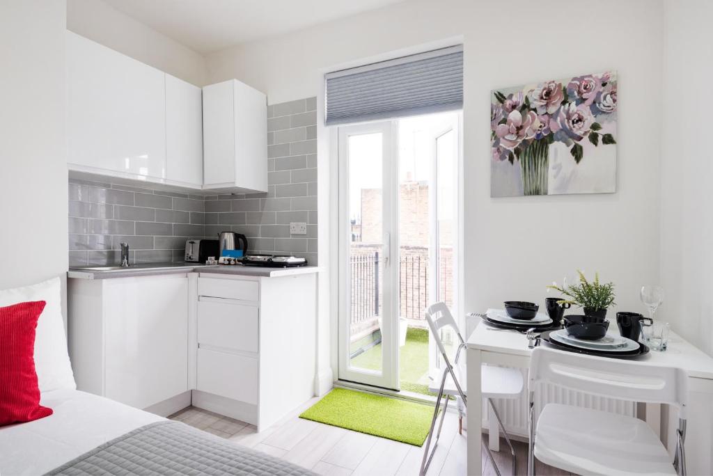 The Armadale Road Residence photo