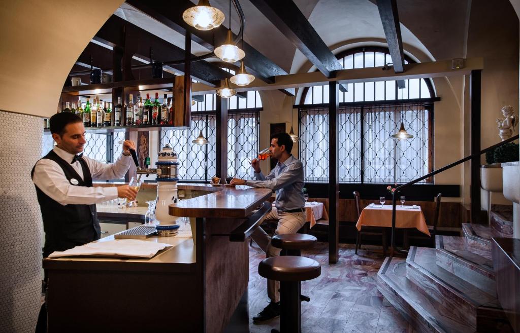 Bar/lounge